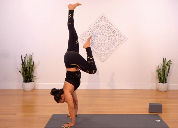 Drinie-Aguilar-Yoga-Collective-Strong-Flow-Into-Handstand-1